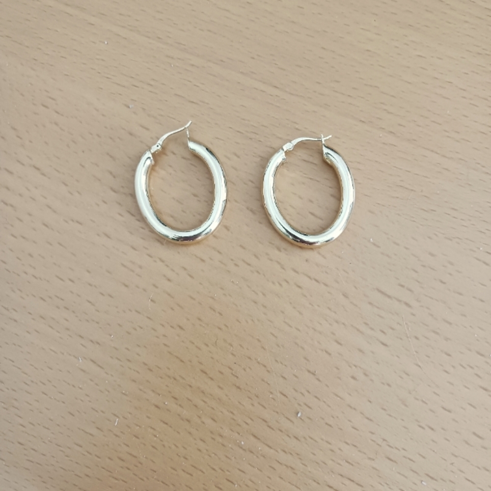 Golden hoops oval shape